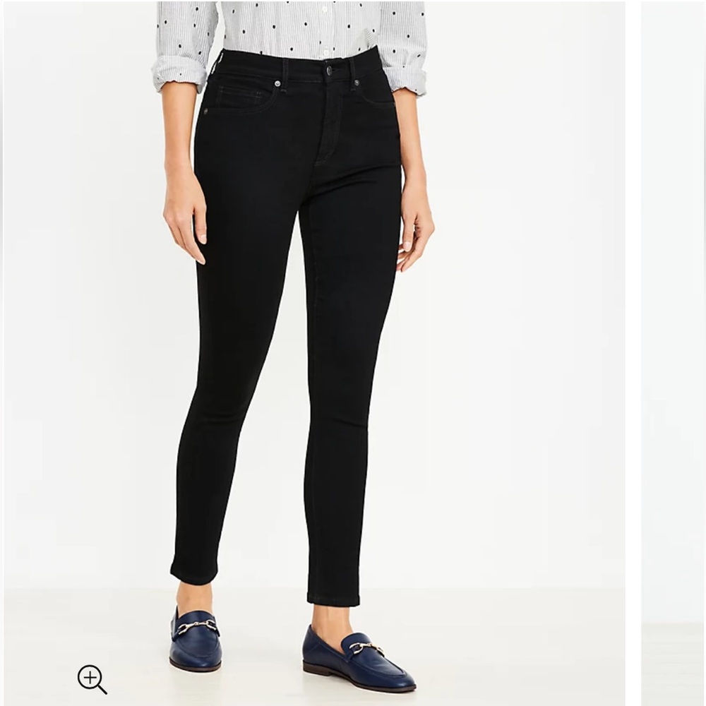 Petite Curvy High Rise Skinny Jeans in Black